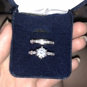 beautiful ring, never worn
